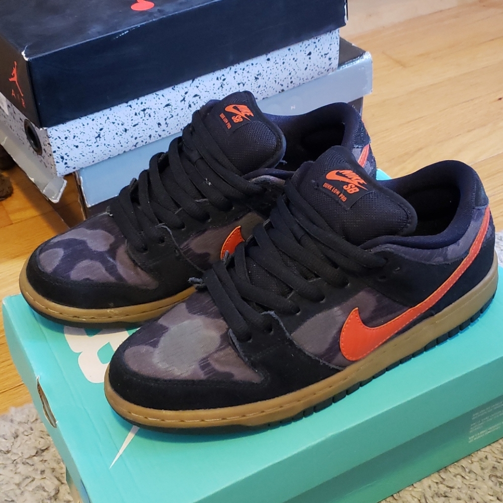 Worn Nike SB Dunk Low - Black Orange size 9.5